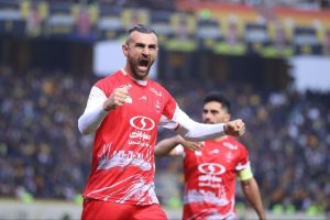 برد دشوار پرسپولیس در زمین ناهموار یزد؛ تک گل دورسون، سرخ‌ها را به صدر نزدیک کرد