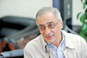 سکاندار سابق بانک مرکزی، ناجی اقتصاد دولت چهاردهم