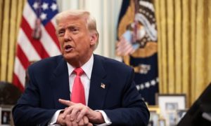 ترامپ و ادعای مذاکرات محرمانه با ایران؛ بازی سیاسی یا واقعیت؟